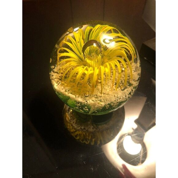 Art Glass Paperweight  ISP home - Picture 5 of 5